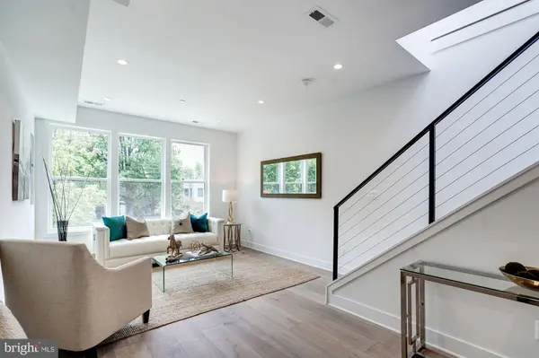 410 K ST NE #1, Washington, DC 20002