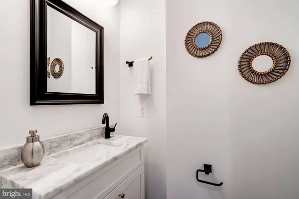 410 K ST NE #1, Washington, DC 20002