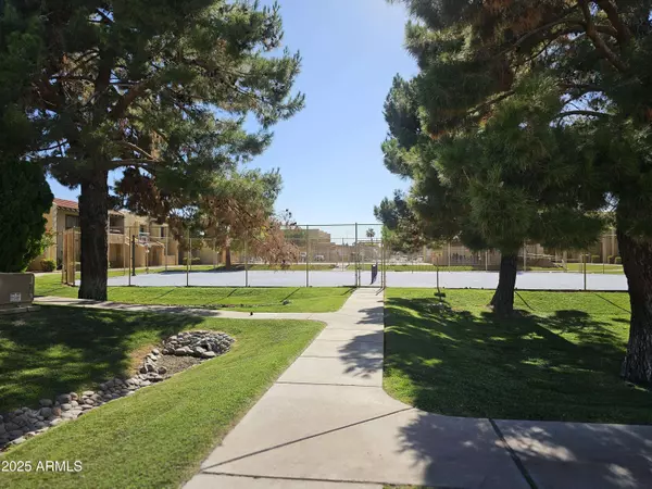 5813 W Gelding Drive, Glendale, AZ 85306