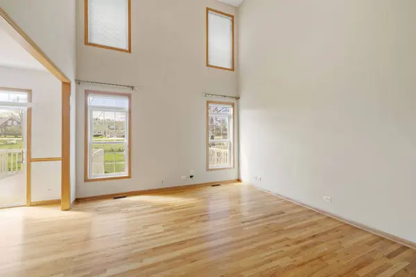 2143 Ashley CT, Downers Grove, IL 60515