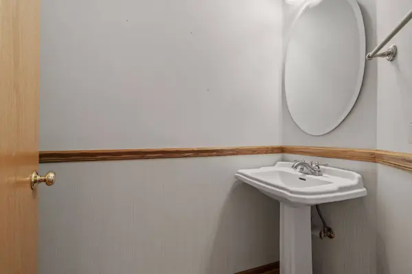 2143 Ashley CT, Downers Grove, IL 60515