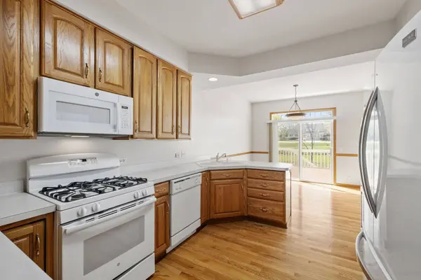 2143 Ashley CT, Downers Grove, IL 60515