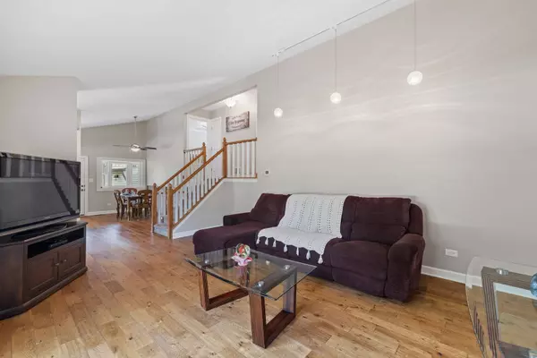 16906 Grissom DR, Tinley Park, IL 60477