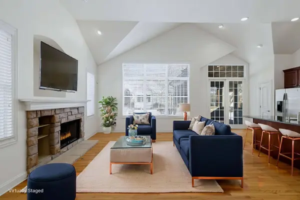 1285 Stonebriar CT, Naperville, IL 60540