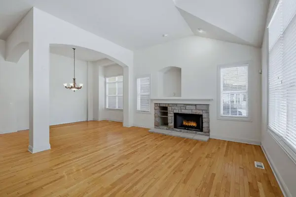 1285 Stonebriar CT, Naperville, IL 60540