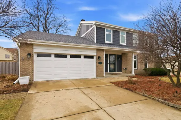 20W481 Westminster DR, Downers Grove, IL 60516