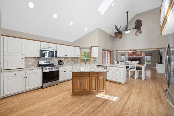 17345 Deer Creek DR, Orland Park, IL 60467