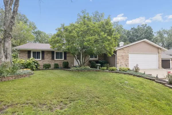 702 N Pinecrest RD