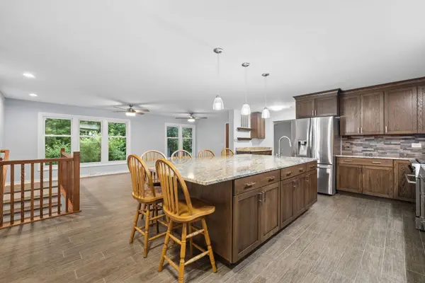 702 N Pinecrest RD, Bolingbrook, IL 60440