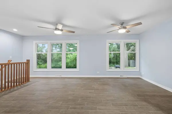 702 N Pinecrest RD, Bolingbrook, IL 60440