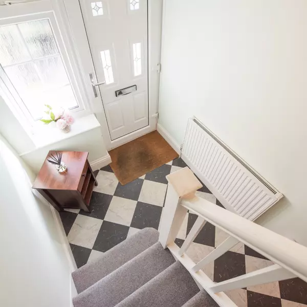 What’s the Difference Between Market Value and List Price in Suffolk County,Beth Hayde