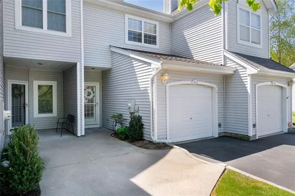 160 Windward Ct S, Port Jefferson, NY 11777-2325
