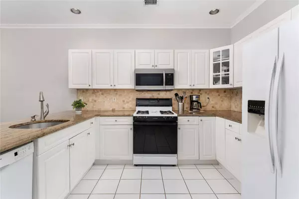 160 Windward CT, Port Jefferson, NY 11777