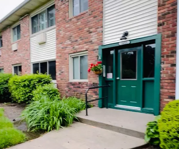 2413 Union BLVD #5B, Islip, NY 11751