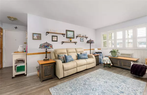 2413 Union BLVD #5B, Islip, NY 11751