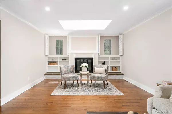 64 Brook DR, Stony Brook, NY 11790