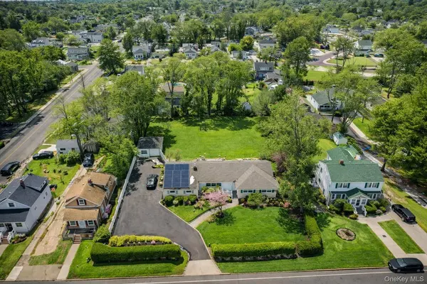 68 Washington AVE, Patchogue, NY 11772