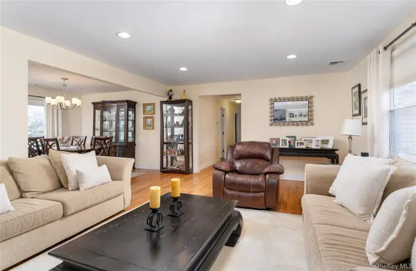 68 Washington AVE, Patchogue, NY 11772