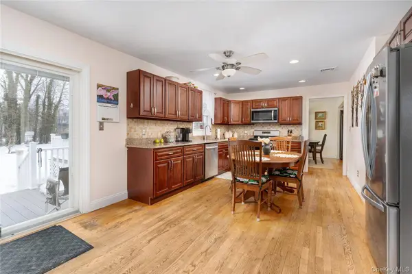 68 Washington AVE, Patchogue, NY 11772