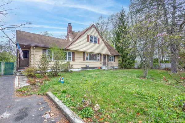 20 Olympia ST, Port Jefferson, NY 11776