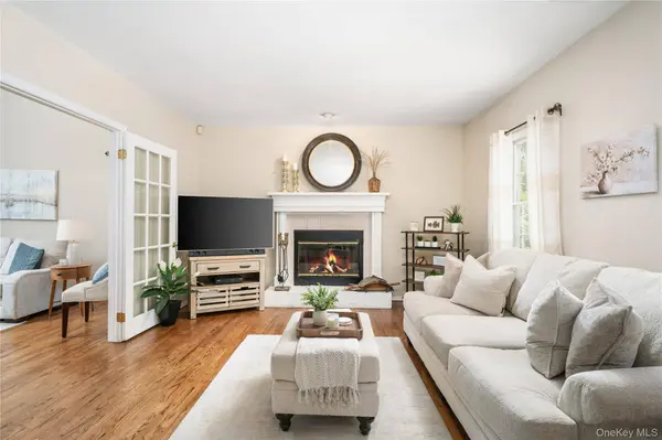3 Mirabelle CT, Mount Sinai, NY 11766