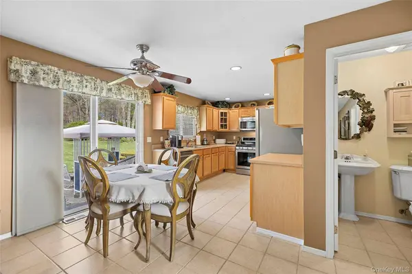 54 Winterberry DR, Middle Island, NY 11953