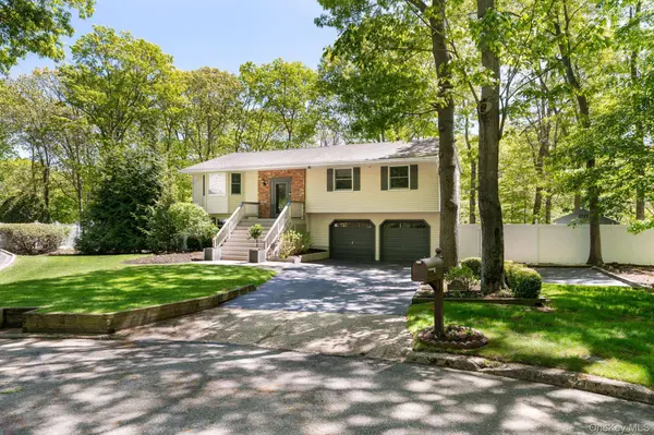 21 Laurita Gate, Port Jefferson, NY 11777