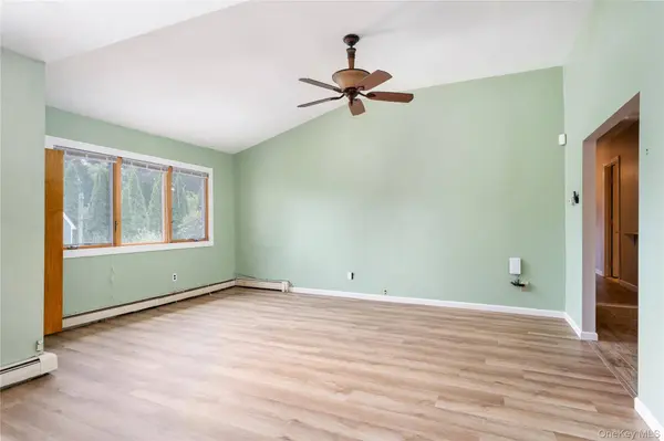 4 N Balin CT, South Setauket, NY 11720