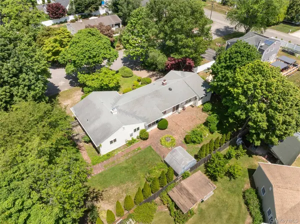 4 N Balin CT, South Setauket, NY 11720