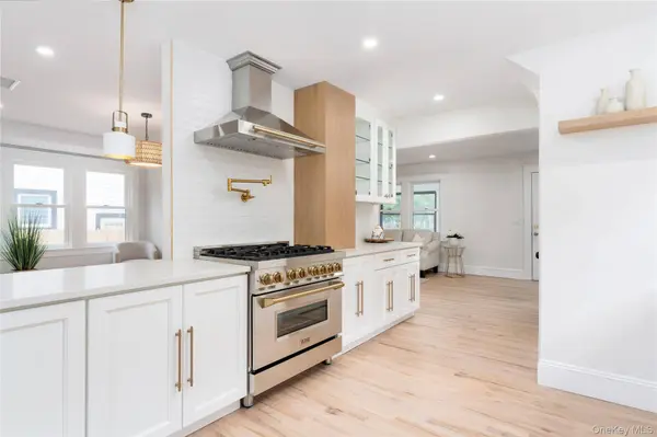 85 Garfield AVE, Sayville, NY 11782