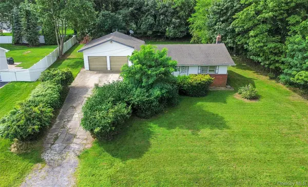 38 Sams PATH, Rocky Point, NY 11778