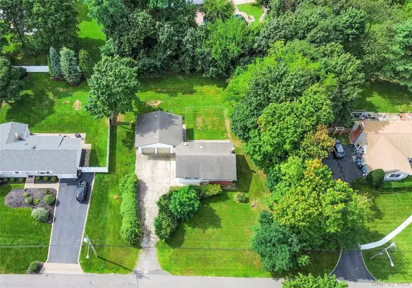 38 Sams PATH, Rocky Point, NY 11778