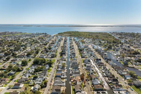 644 S 8th ST, Lindenhurst, NY 11757