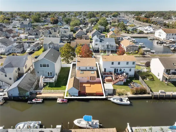 644 S 8th ST, Lindenhurst, NY 11757