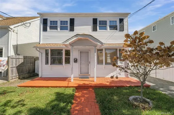 644 S 8th ST, Lindenhurst, NY 11757