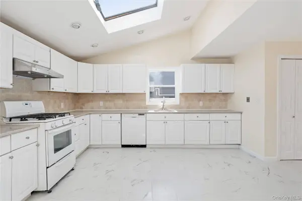 644 S 8th ST, Lindenhurst, NY 11757