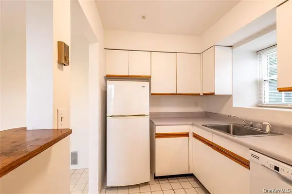 101 Sylvan AVE #65, Miller Place, NY 11764