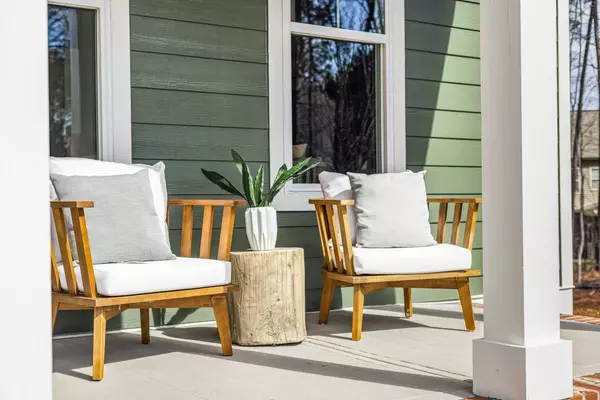 Buying a Home in the Spring Market? Here’s What You NEED to Know