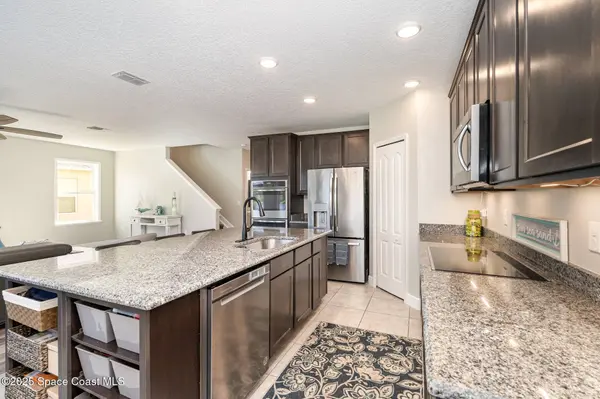 960 Bear Lake DR, Rockledge, FL 32955