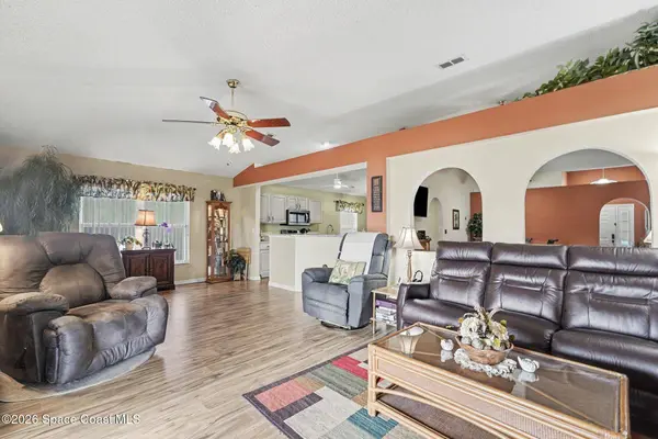 1216 White Oak CIR, Melbourne, FL 32934