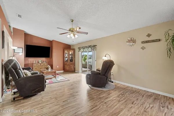 1216 White Oak CIR, Melbourne, FL 32934
