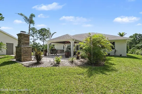 7119 Hacienda DR, Grant, FL 32949