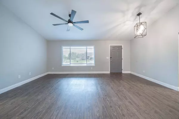 3100 N Rough Creek Rd, Derby, KS 67037