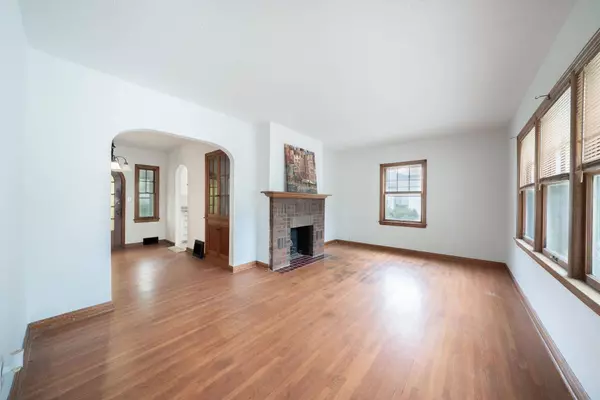 2105 S Pershing St, Wichita, KS 67218