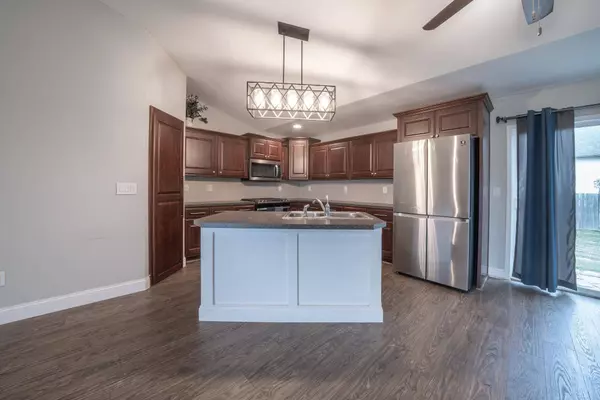 3100 N Rough Creek Rd, Derby, KS 67037