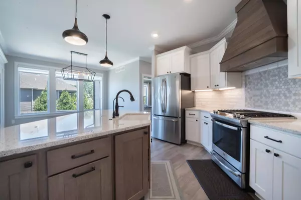 1604 N Shadow Rock Dr, Andover, KS 67002