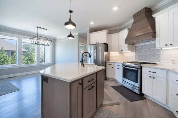 1604 N Shadow Rock Dr, Andover, KS 67002