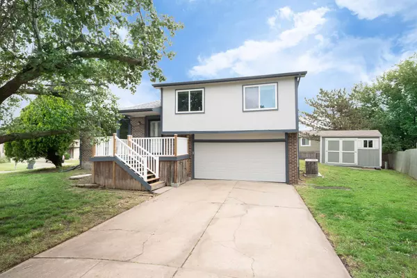 6827 E Winterberry Cir, Wichita, KS 67226