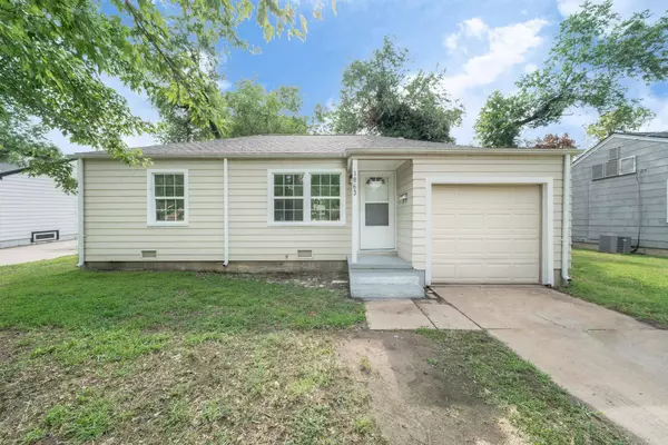 1863 S Ridgewood Dr, Wichita, KS 67218