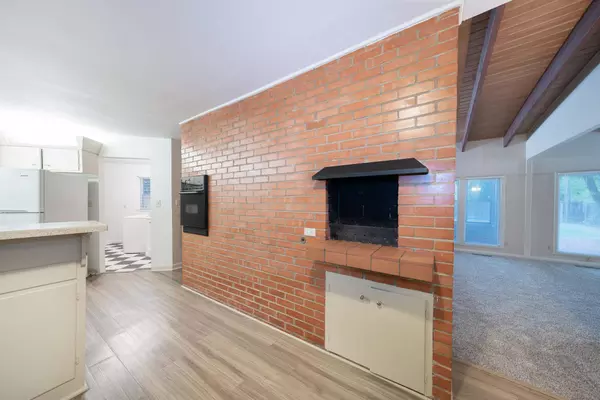 5418 Lambsdale St, Wichita, KS 67208